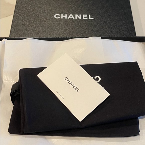 CHANEL Printed Calfskin Velcro Dad Sandals 37 White Black - Picture 9 of 9